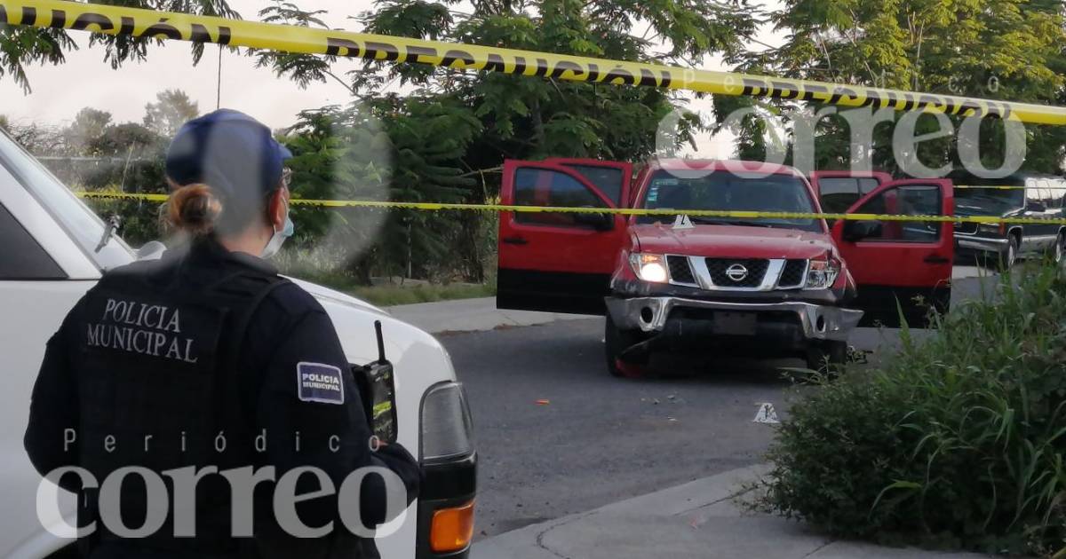 Asesinan a mujer policía cuando iba a su casa, en Valle de Santiago