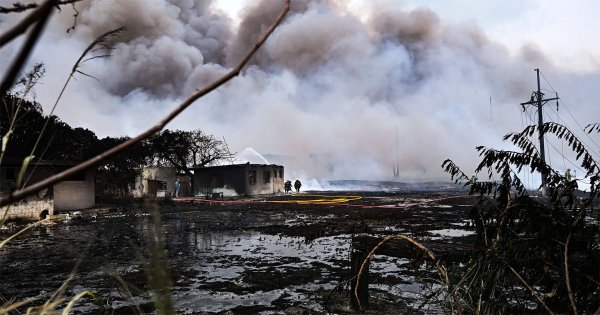 Controlan incendio de crudo en Cuba; 2 bomberos murieron, 14 siguen desaparecidos