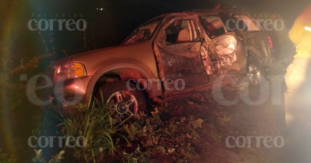 Camioneta se accidenta en Guanajuato y deja un menor fallecido y tres heridos