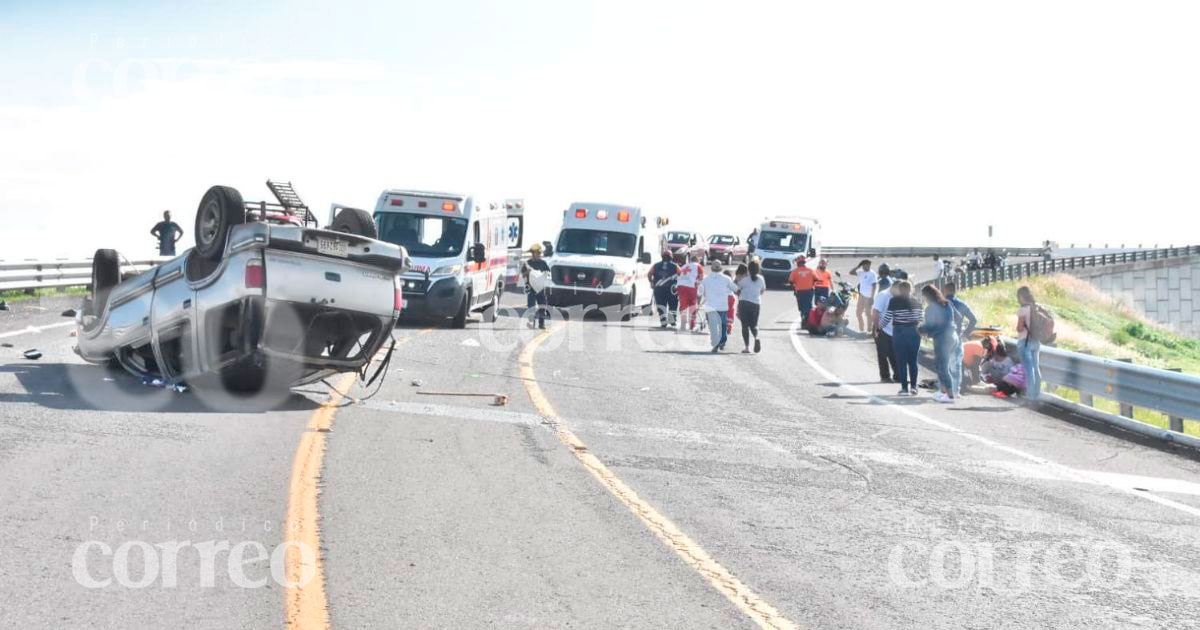 Trágico paseo en la Abasolo-Irapuato termina con accidente; muere niño y hay 6 heridos