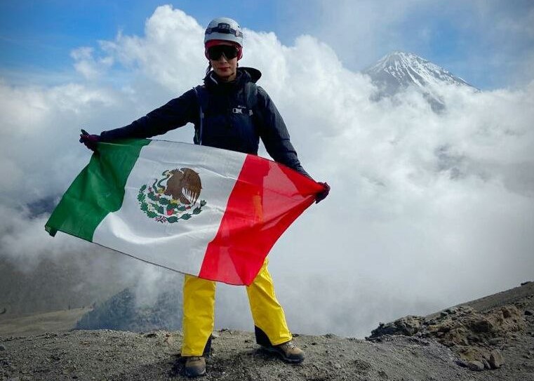 Elena Cortés, la celayense que conquistó las 10 montañas más altas de México