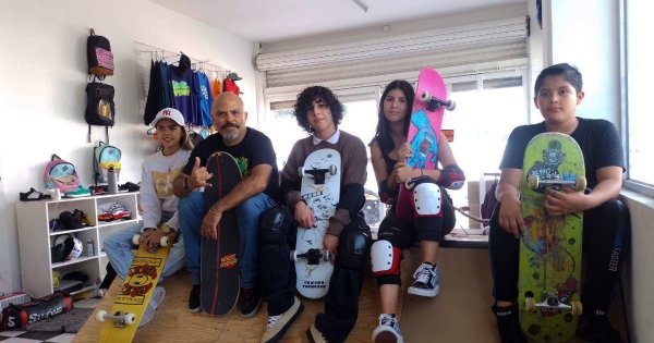 Novato Skate School impulsa la disciplina en niños de León a través de patinetas