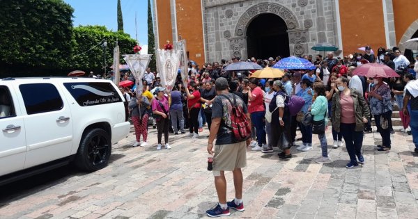 Entre llanto y porras, despiden al entrenador de box José Adrián Luna en Acámbaro