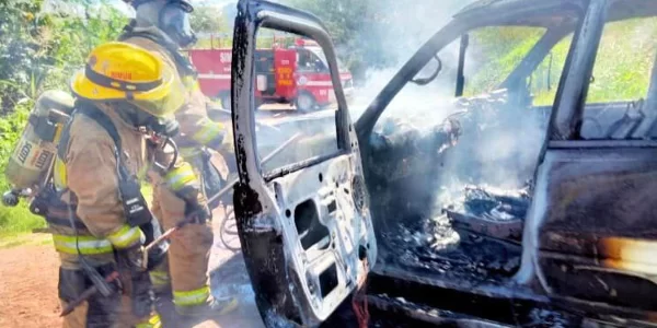 Fin de semana ‘accidentado’ en Guanajuato Capital: 2 choques, 4 heridos  y 1 carro en llamas