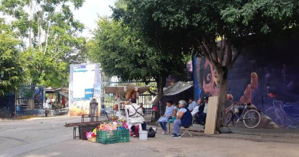 Comerciantes de zona Piel León solicitan regularización de los ambulantes