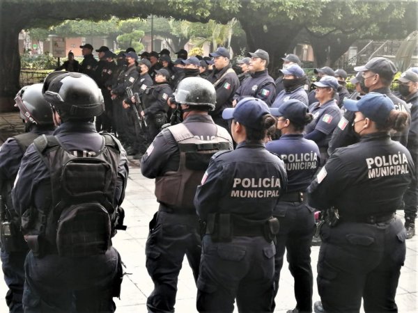 Ajustarán sueldo de policías en Valle de Santiago y mejorarán sus condiciones laborales