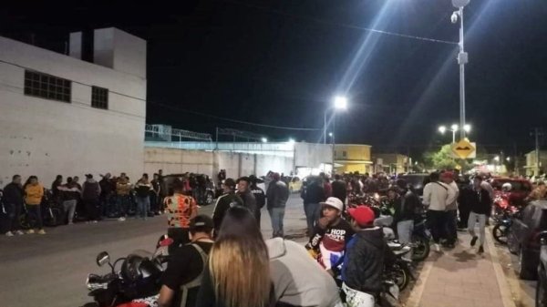 Celaya: Jóvenes organizan arrancones; decomisan hasta 20 vehículos