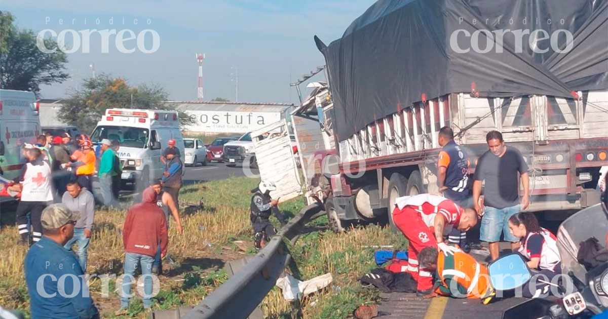 Carambola en el Libramiento Sur de Irapuato deja 15 lesionados, la mayoría jornaleros