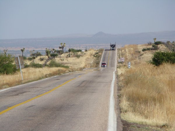 Concamín y CICEG urgen reactivar obra León-Comanjilla contra tráfico y accidentes