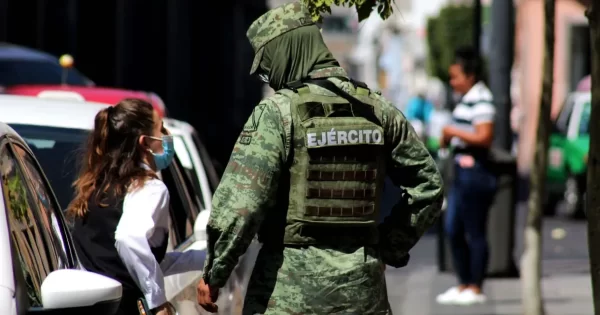 PRI y Morena aprueban presencia de militares en las calles de México hasta 2028