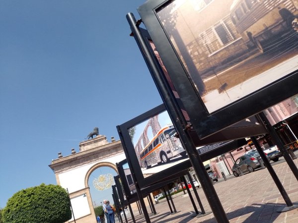 Exponen con fotos los 90 años de Fecha Amarilla, en La Calzada