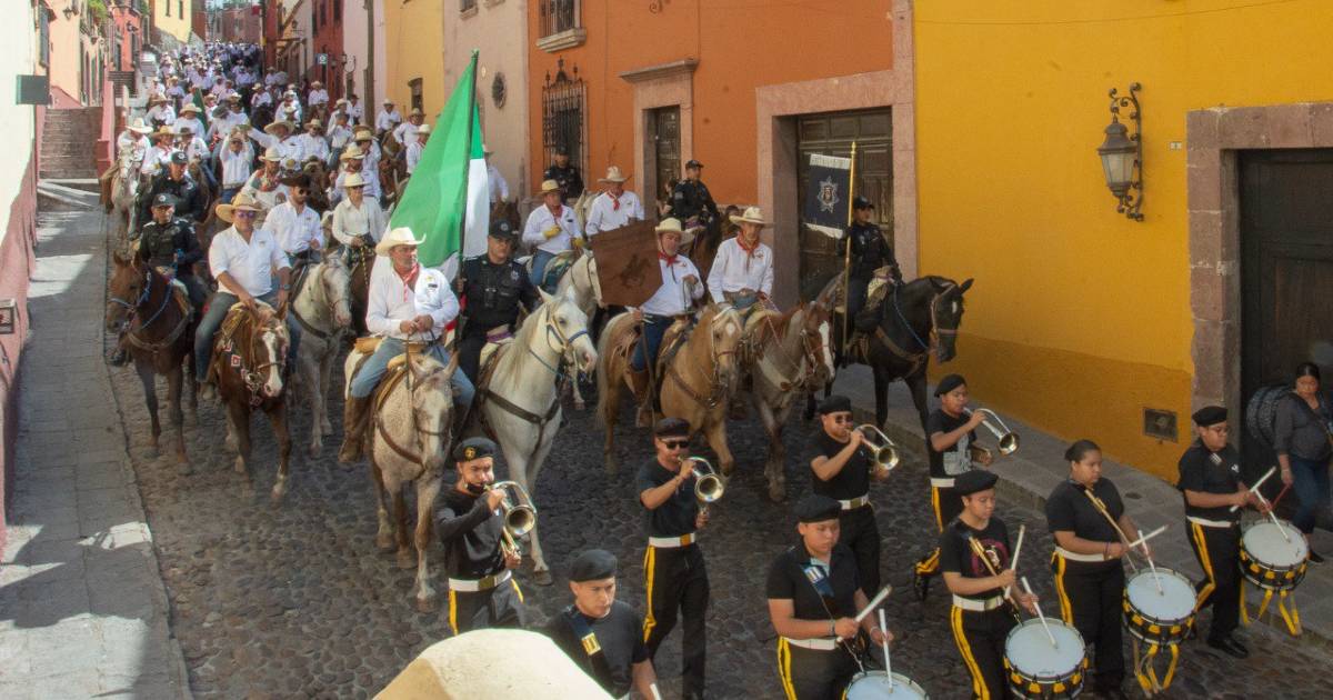 Realiza la tradicional entrada el contingente de cabalgadores a San Miguel de Allende