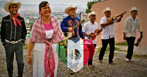 Los Leones de la Sierra de Xichú le declaran su amor a México entre letras y melodías