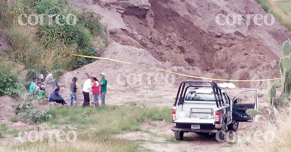 Descubren cuerpo abandonado en un socavón de Juventino Rosas