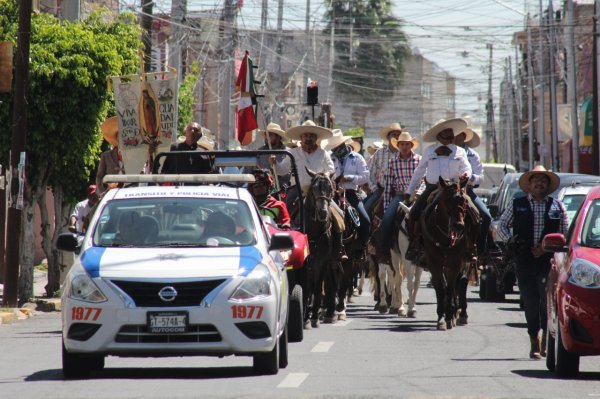 Cabalgata por la Ruta de la Independencia de México entra a Celaya