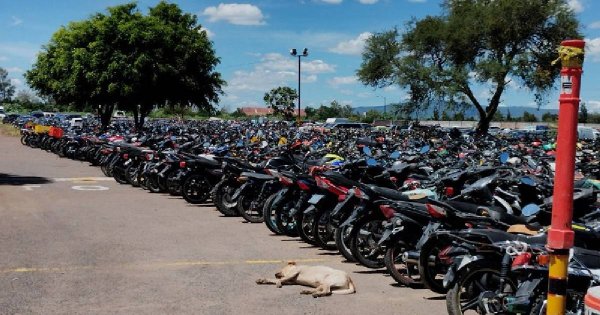 Saturan ‘corralón’ de motos de Irapuato por ‘desinterés’ de propietarios