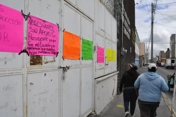 ‘Necesitamos una escuela’: Padres urgen reapertura de la primaria Rodolfo Ramírez en Valle