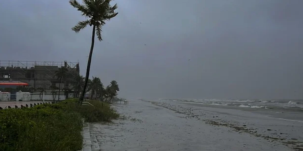 Huracán Ian impacta en Florida con tornados y lluvias torrenciales