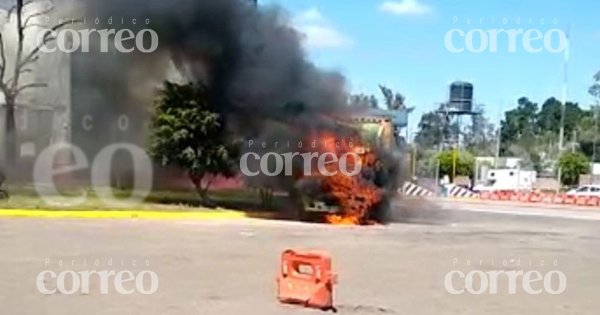 Alarma incendio de camión en la autopista Salamanca-Celaya