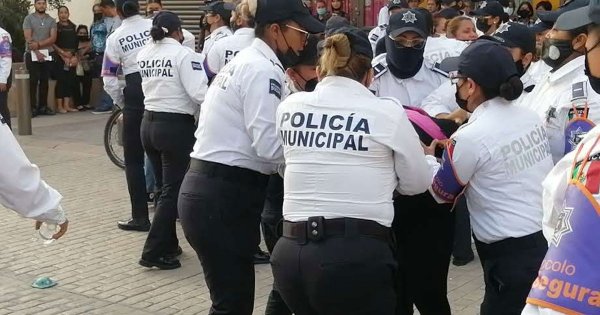 Lorena Alfaro y Policía deben emitir disculpa pública tras agresiones a feministas: Prodheg