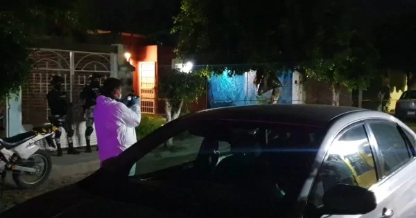 Encuentran a mujer en descomposición dentro de su domicilio en Celaya