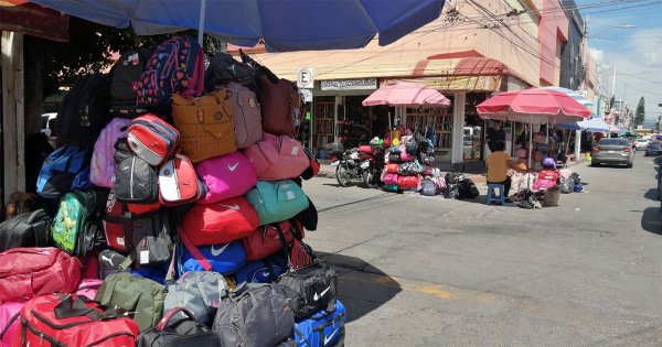 Locatarios de la Zona Piel en León extienden sus negocios para ‘sobrevivir’ ante los ambulantes