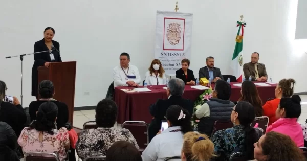 Nombran en Irapuato a 22 nuevos líderes sindicales del ISSSTE