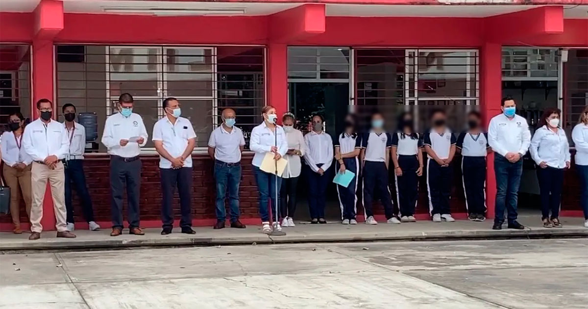 Presunta nueva intoxicación masiva deja 28 alumnos de Veracruz en el hospital