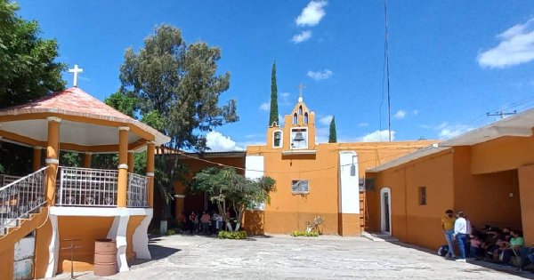 Feligreses y particular protagonizan disputa legal por capilla en Romita