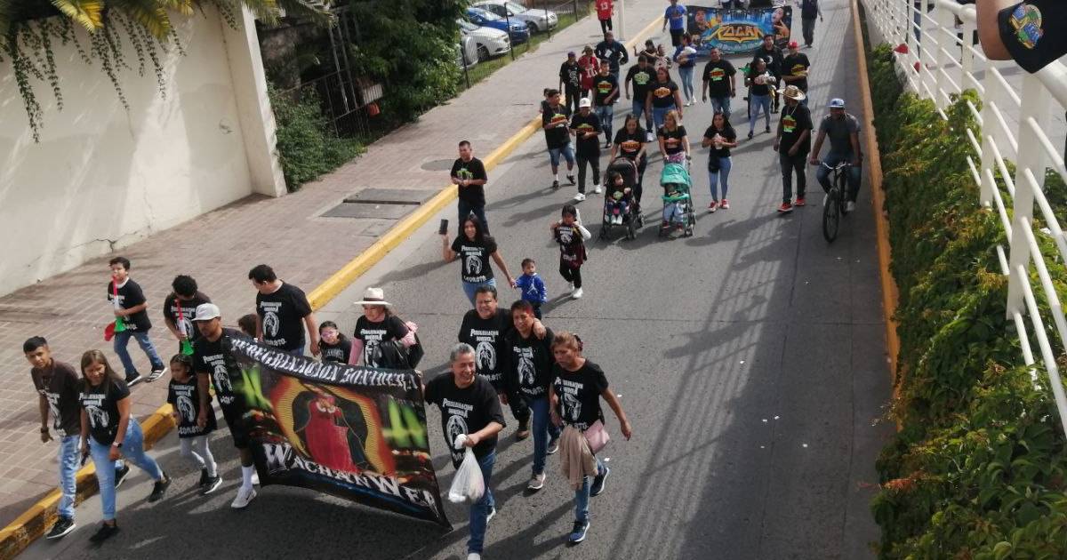 Tradicional peregrinación sonidera sorprende en León rumbo al Santuario