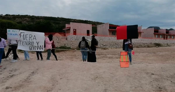 Alumnos de Universidad del Bienestar SJI acusan tratos “chuecos” del coordinador