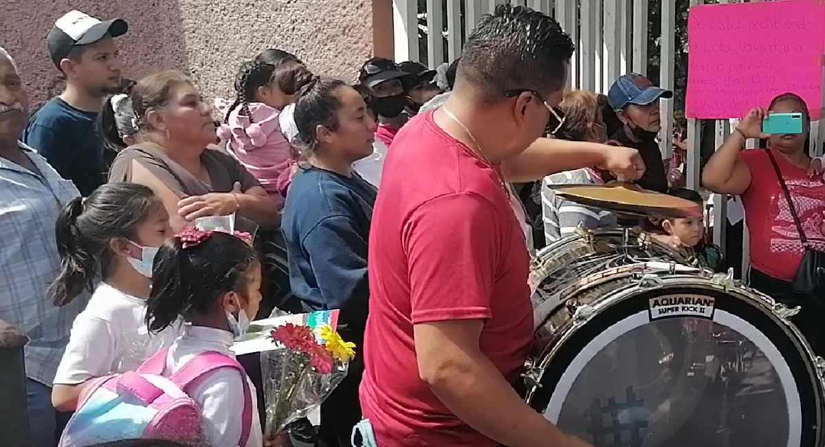 Apaseo el Grande: sorprende a su hija por su cumpleaños y se arma la fiesta