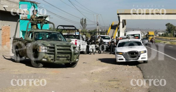 Descubren hielera con presuntos restos humanos en el Libramiento Norte de Irapuato