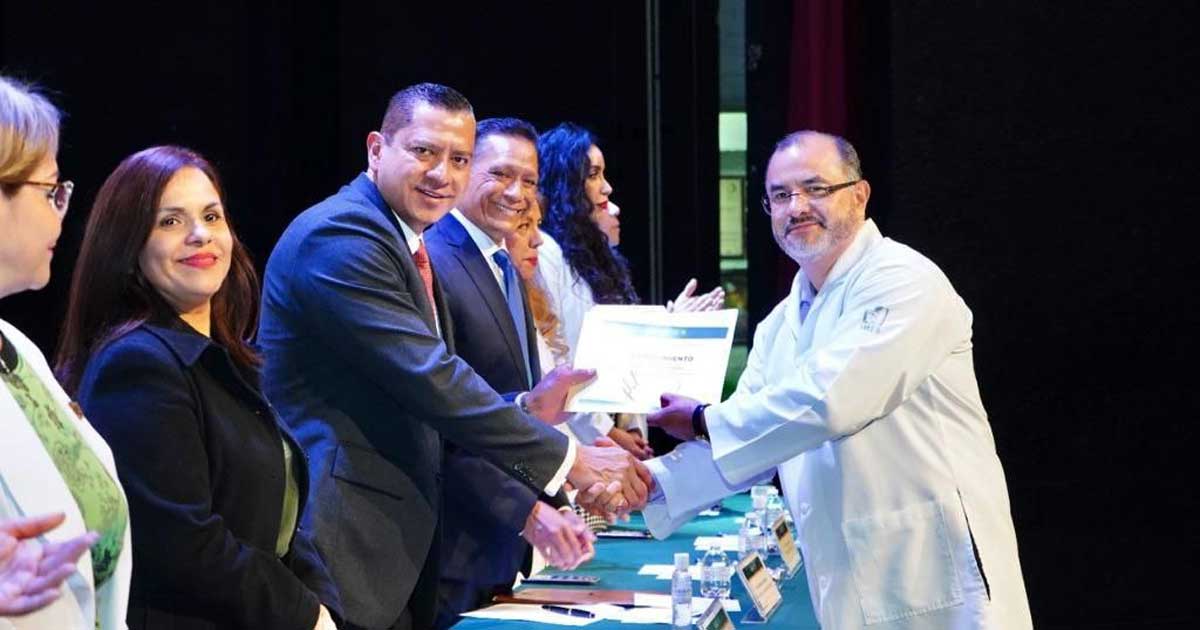 Reconocen a 57 profesionales de la salud del IMSS Guanajuato