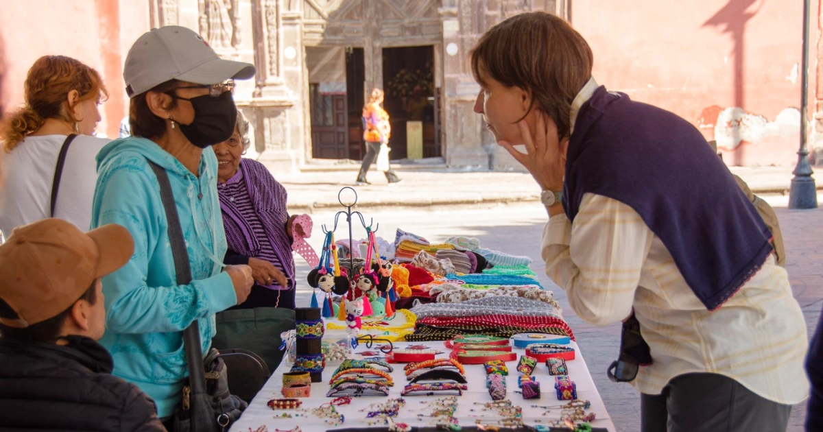 Mujeres artesanas de SMA promueven sus productos en la Feria de la Sustentabilidad