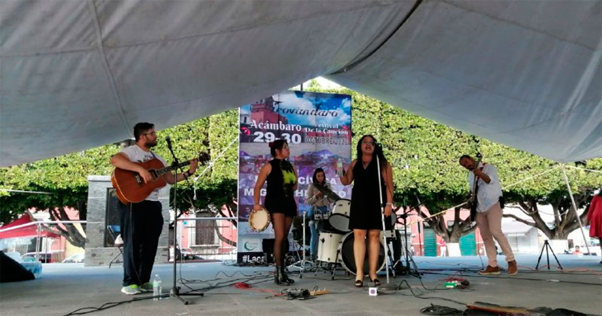 Artistas de Festival Trovandaro gustan en Acámbaro; se presentan en cafés