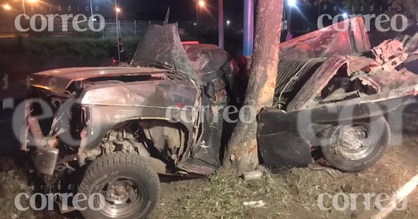 Mueren dos personas en choque vehicular de la Guanajuato-Silao