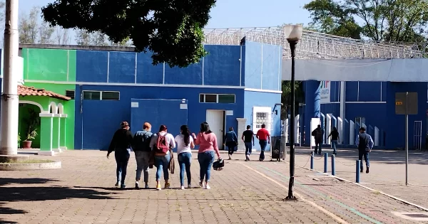 Escuela de Enfermería del DIF Irapuato ya trabaja en los títulos atrasados de estudiantes