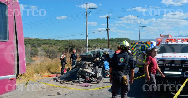 Choque contra camión de pasajeros deja 1 muerto y 9 heridos en la San Miguel-Dolores