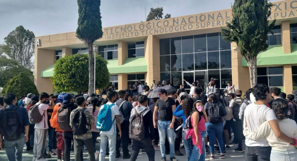 Alumnos se manifiestan en ciudades de Guanajuato; exigen un mejor sistema educativo