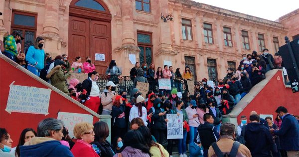 Normalistas de Guanajuato capital toman escuela; denuncian acoso y falta de apoyo