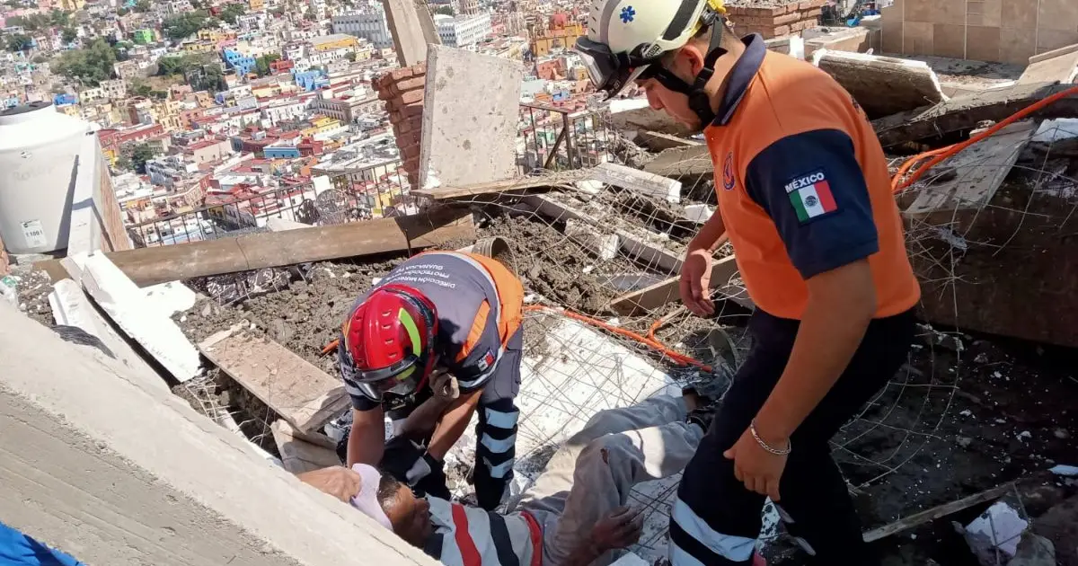 Albañil resulta lesionado tras caer de andamio en Cerro de San Miguel de Guanajuato