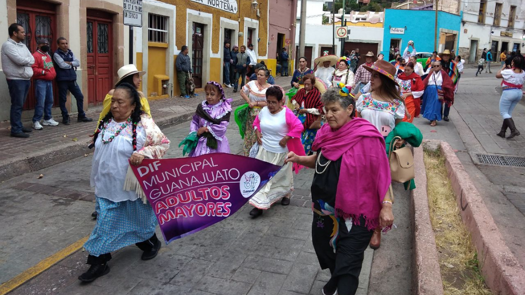 Guanajuato: Adelitas inician recorrido por el 212 aniversario de la Revolución Mexicana