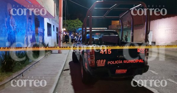 De más de diez balazos asesinan a hombre afuera de su casa en la Killian I de León