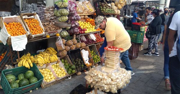 A tres días de los Barrios en Irapuato, comerciantes de frutas sufren por malas ventas  