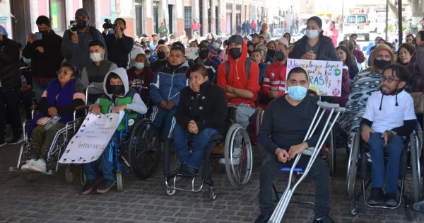 Felipe García lucha por ayudar a otras personas con discapacidad en Dolores Hidalgo