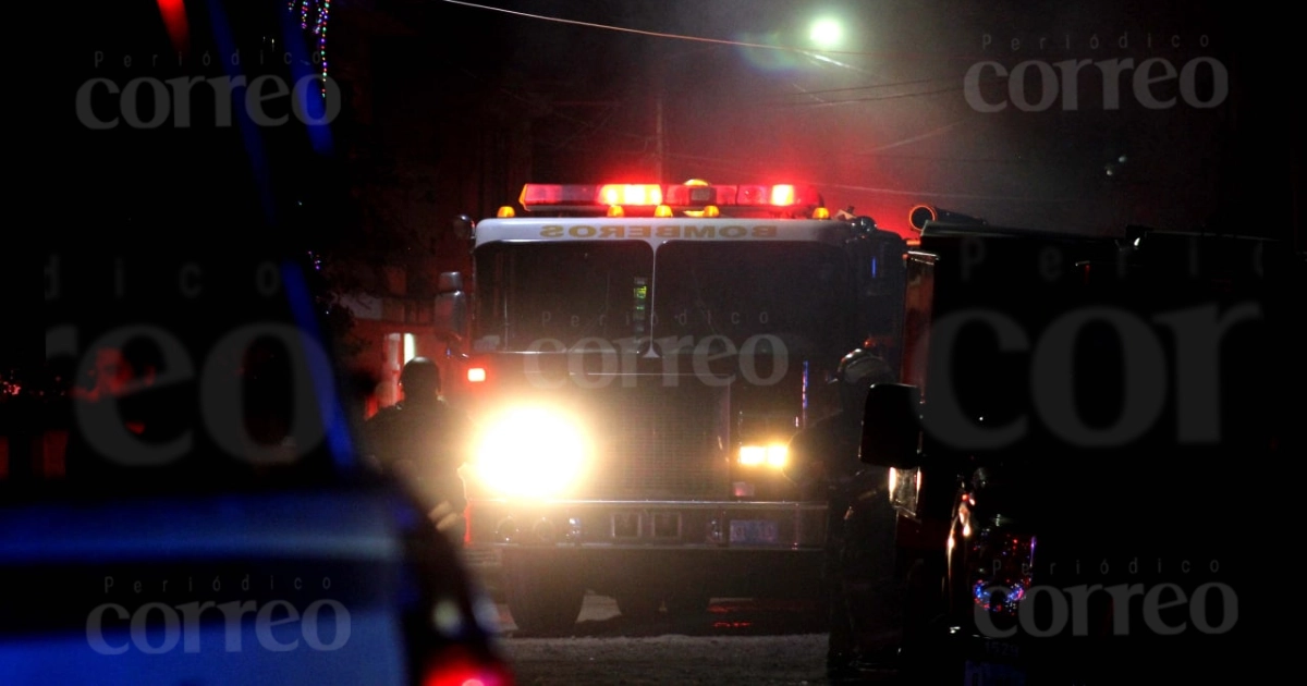 Casa se incendia por pirotecnia en la colonia Lagos en Celaya; es la segunda en una semana