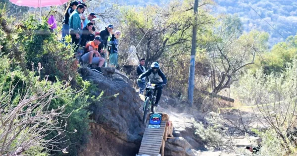 Campeonato Downhill Bajío lleva emoción y velocidad a Valle de Santiago