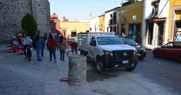 Municipio de San Miguel deberá restaurar banqueta en calle Juárez por turibuses