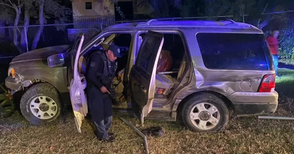 Luego de una persecución, caen 3 ladrones de autos en Guanajuato Capital